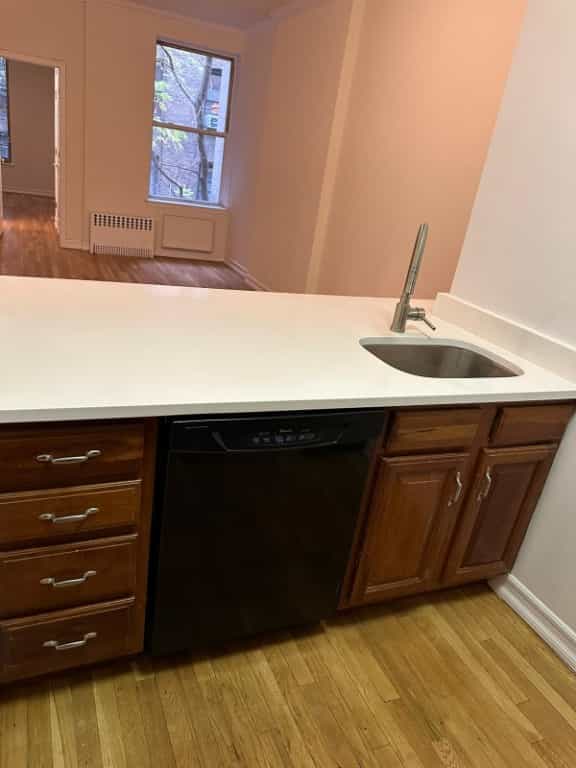 210 West 104 Street #2W, Manhattan, NY 10025 5