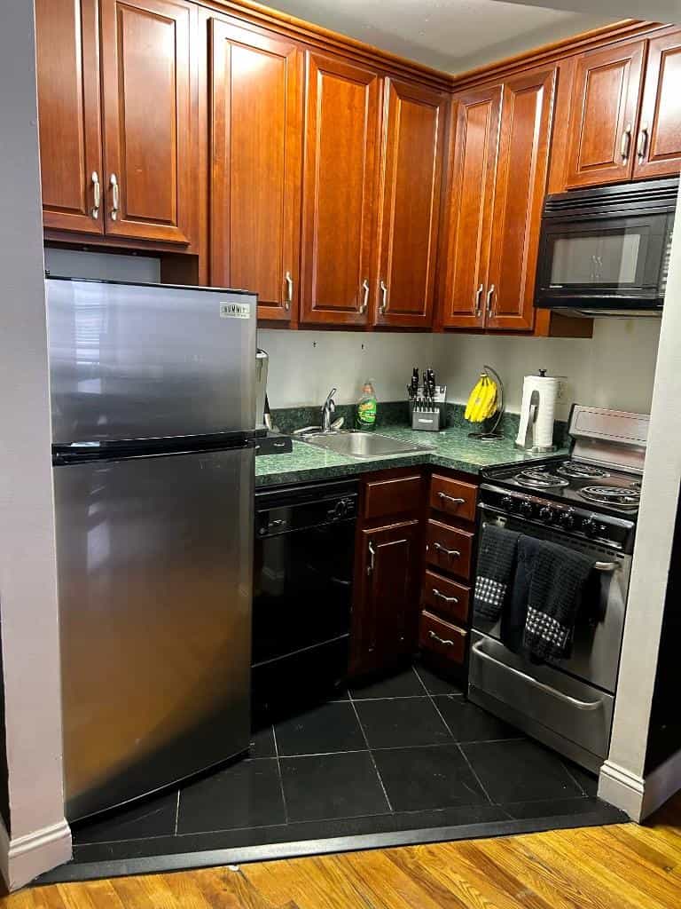 525 West 49 Street #3A, Manhattan, NY 10019 3