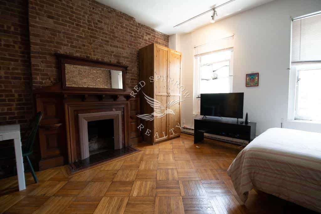 67 West 83 Street #3F, Manhattan, NY 10024 2