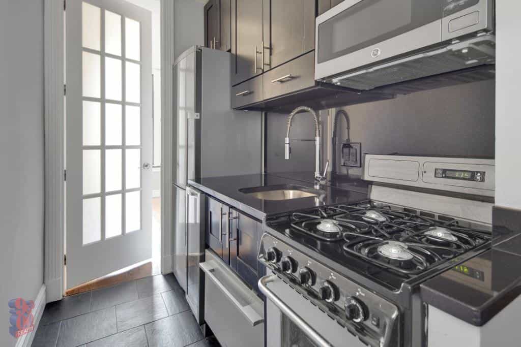 221 Mott Street #8, Manhattan, NY 10012 4