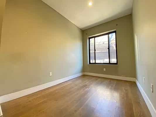 445 Meeker Avenue #2R, Brooklyn, NY 11222 5