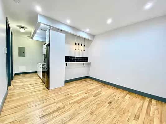 237 Montrose Avenue #1B, Brooklyn, NY 11206 3