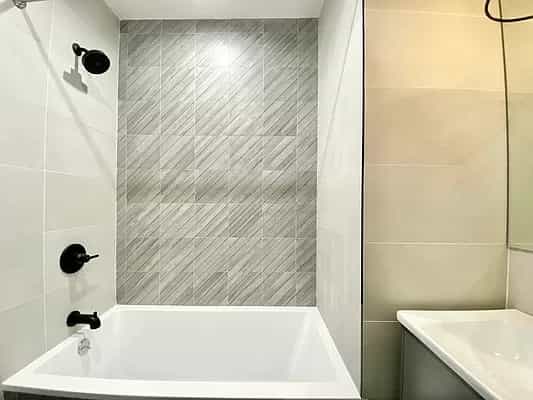 237 Montrose Avenue #1B, Brooklyn, NY 11206 5