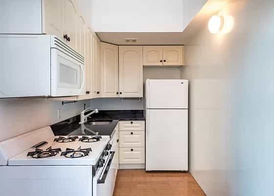 125 Kingsland Avenue #3R, Brooklyn, NY 11222 2