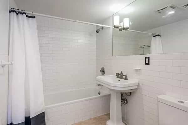 125 Kingsland Avenue #3R, Brooklyn, NY 11222 5