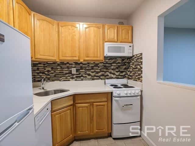 412 West 25 Street #3D, Manhattan, NY 10001 2