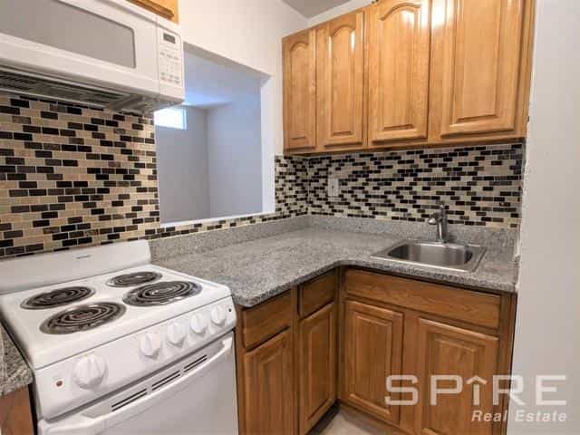 412 West 25 Street #4A, Manhattan, NY 10001 4