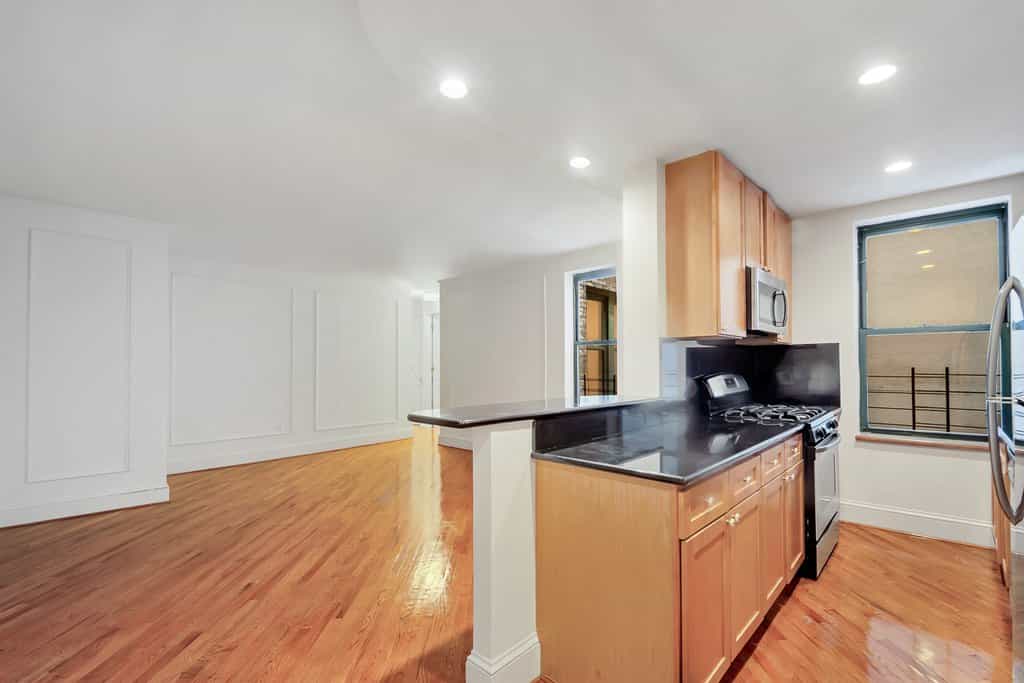 226 East 70 Street #2F, Manhattan, NY 10021 2