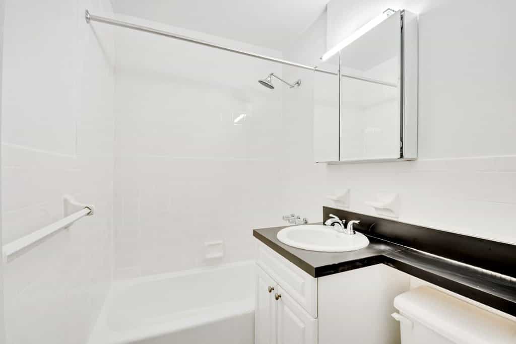 426 West 49 Street #3A, Manhattan, NY 10019 4