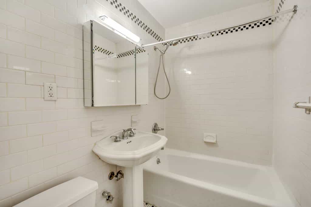 226 East 25 Street #2A, Manhattan, NY 10010 3