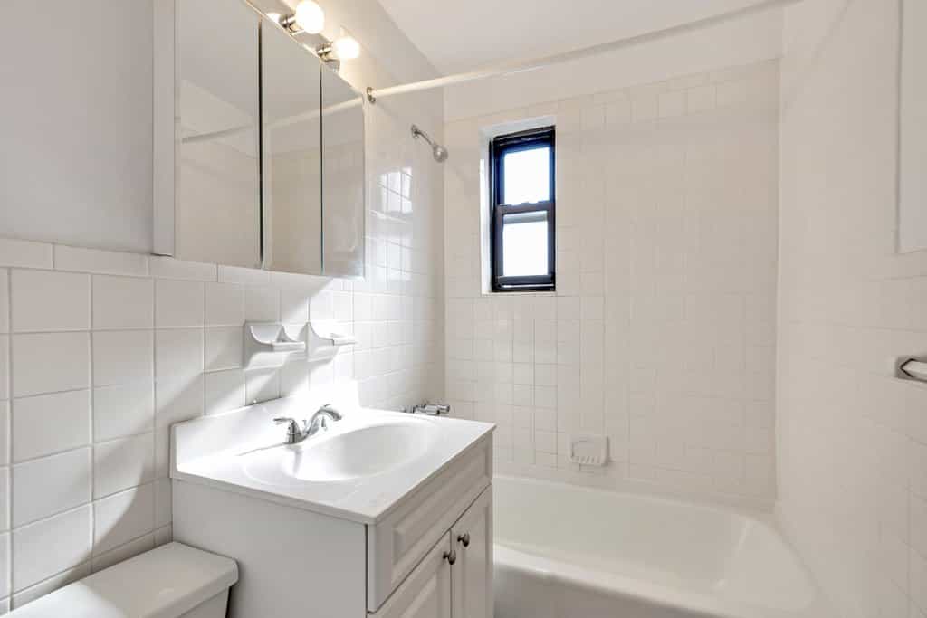 202-10 42 Avenue #1C, Queens, NY 11361 4