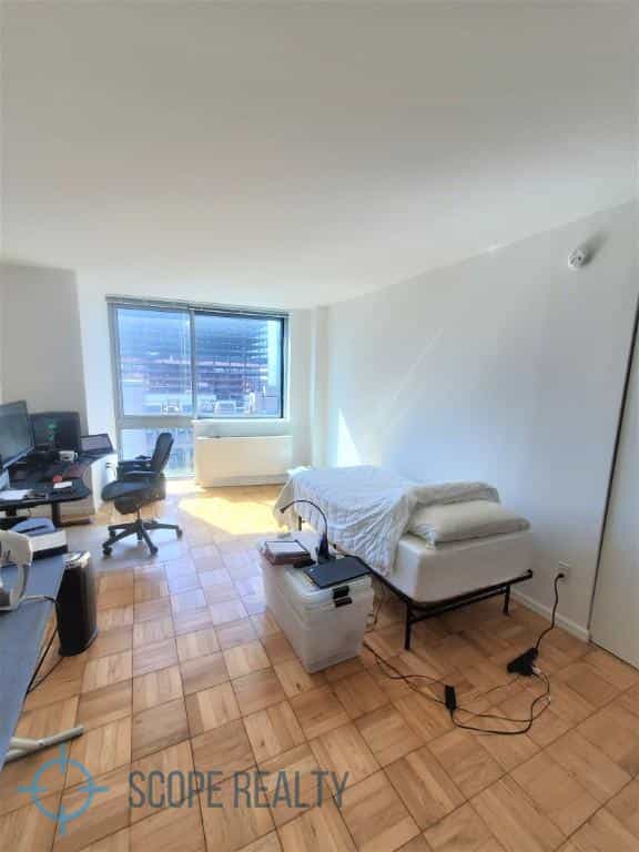 505W37 505 West 37 Street #2706, Manhattan, NY 10018 2