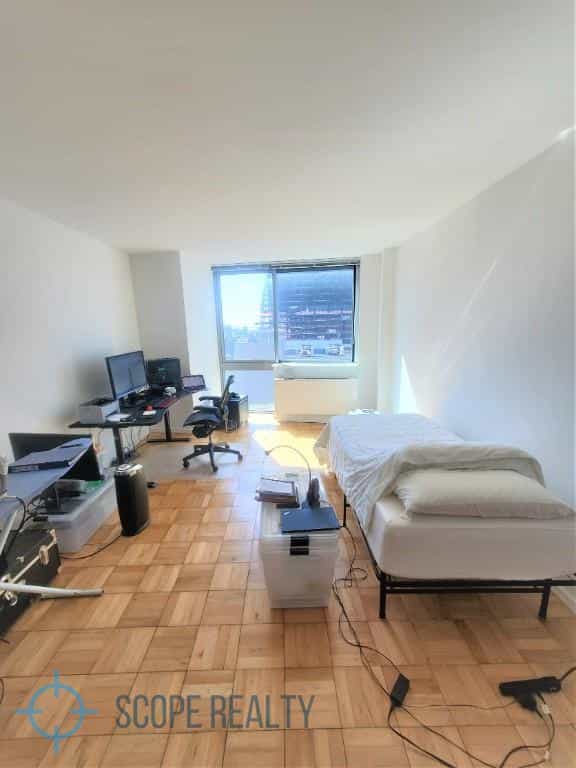 505W37 505 West 37 Street #2706, Manhattan, NY 10018 3