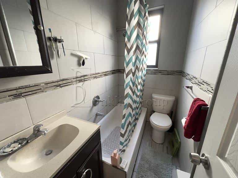 31-27 34 Street #3B, Queens, NY 11106 4