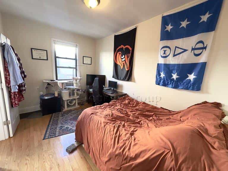 31-27 34 Street #3B, Queens, NY 11106 3