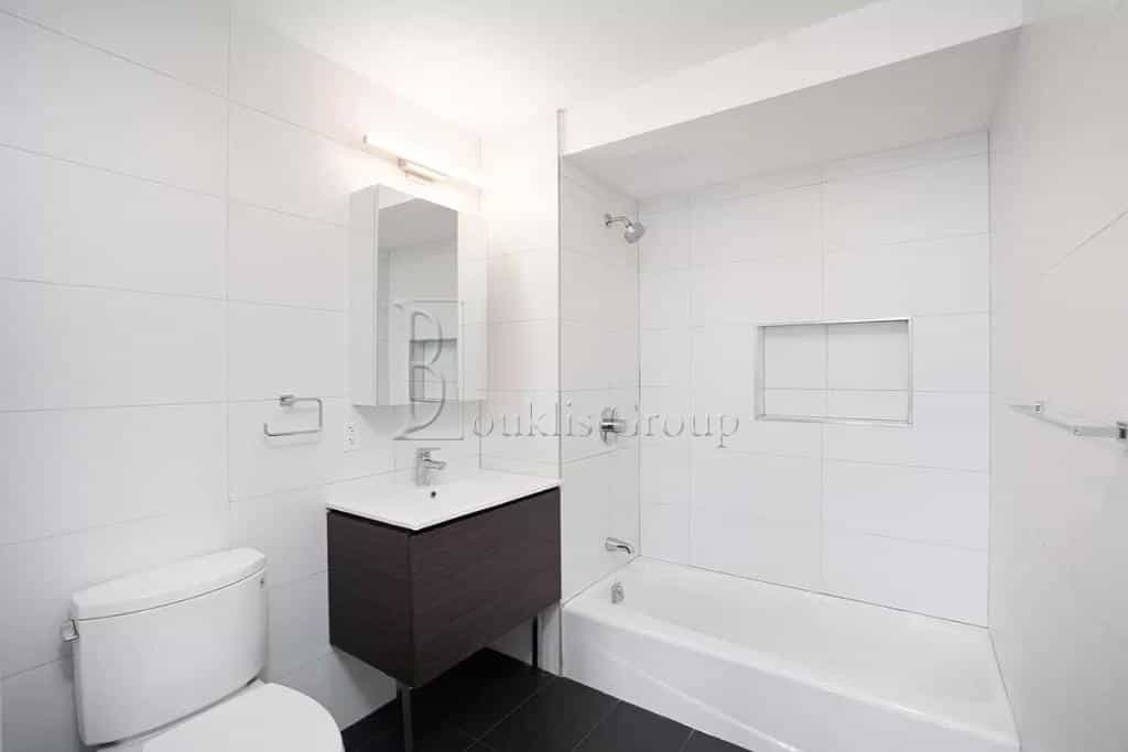 11-6 Broadway #8B, Queens, NY 11106 3