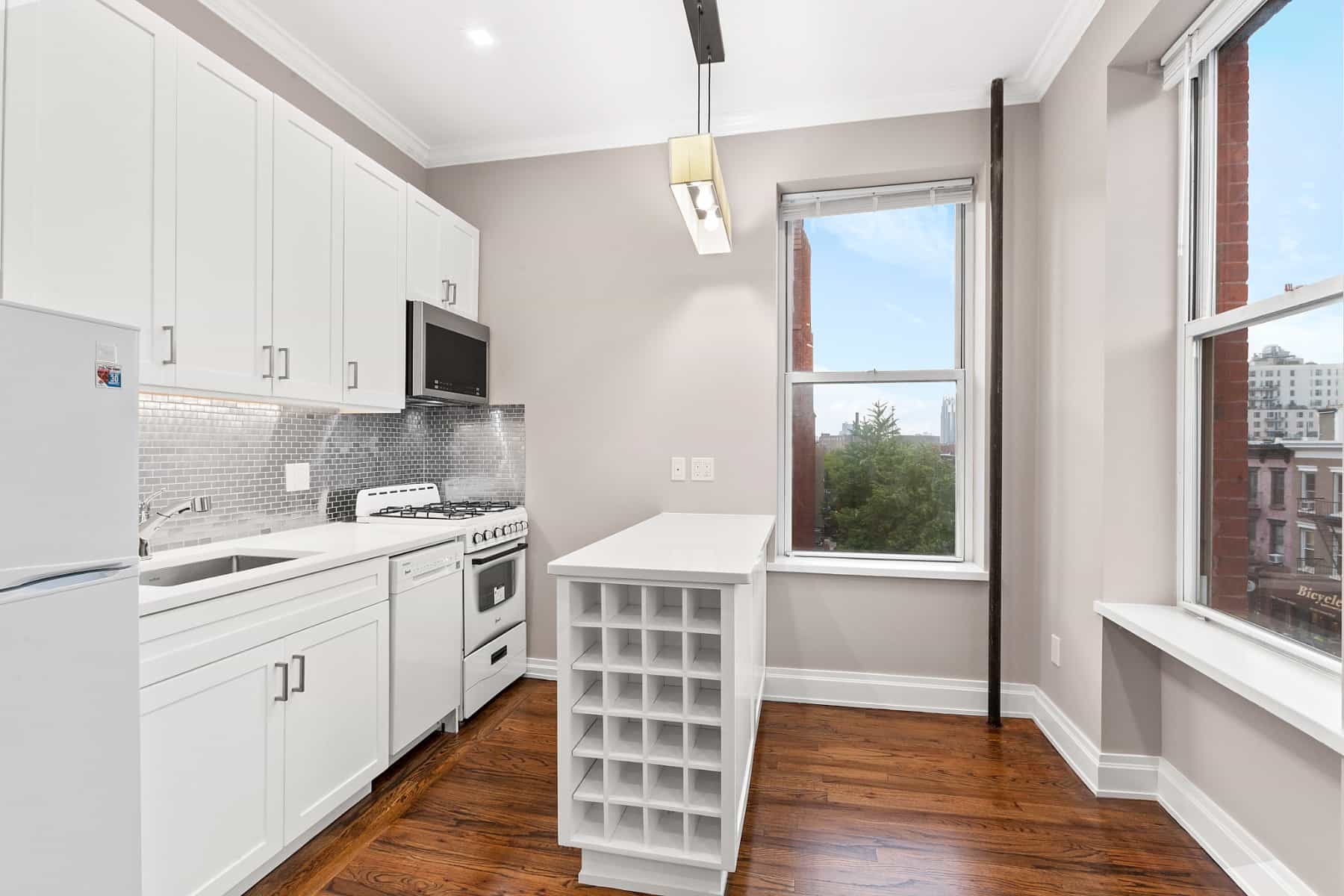 48-19 Vernon Boulevard #3B, Queens, NY 11101 2