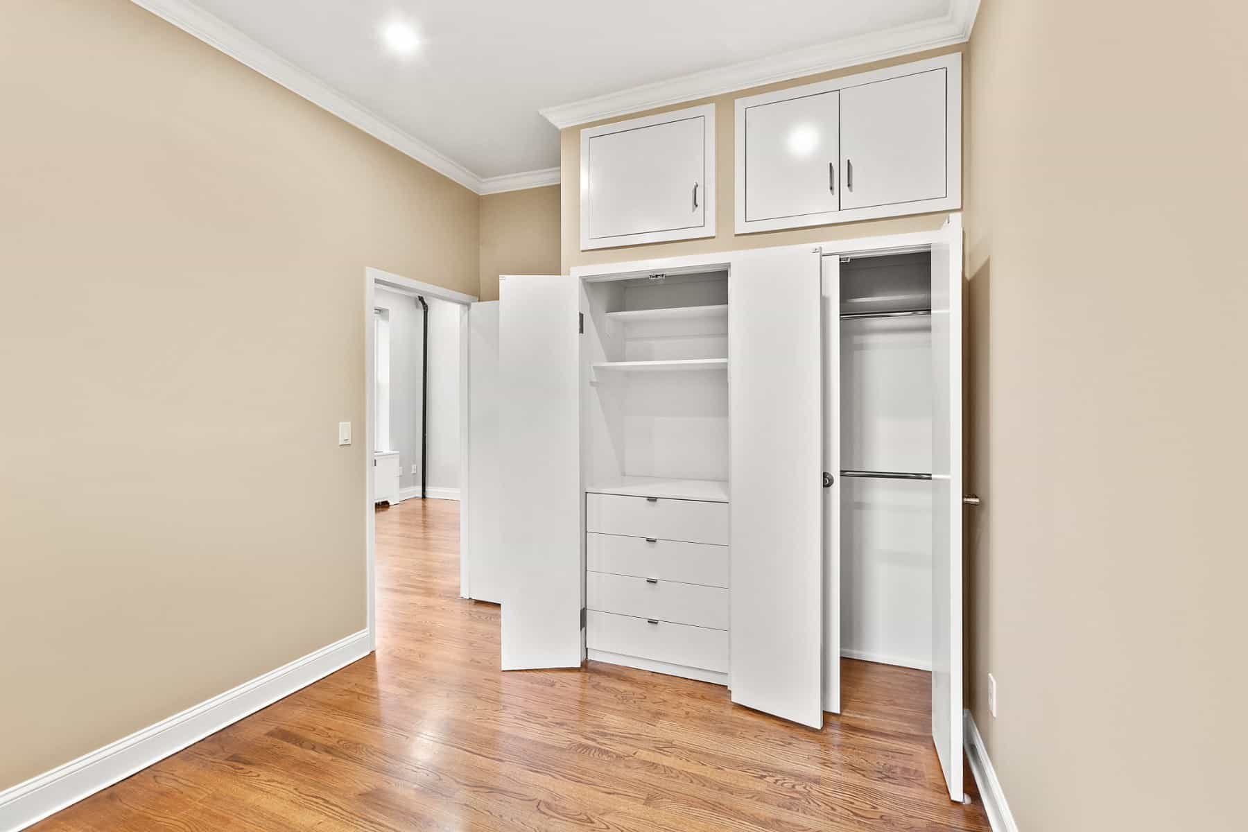 48-19 Vernon Boulevard #3B, Queens, NY 11101 4
