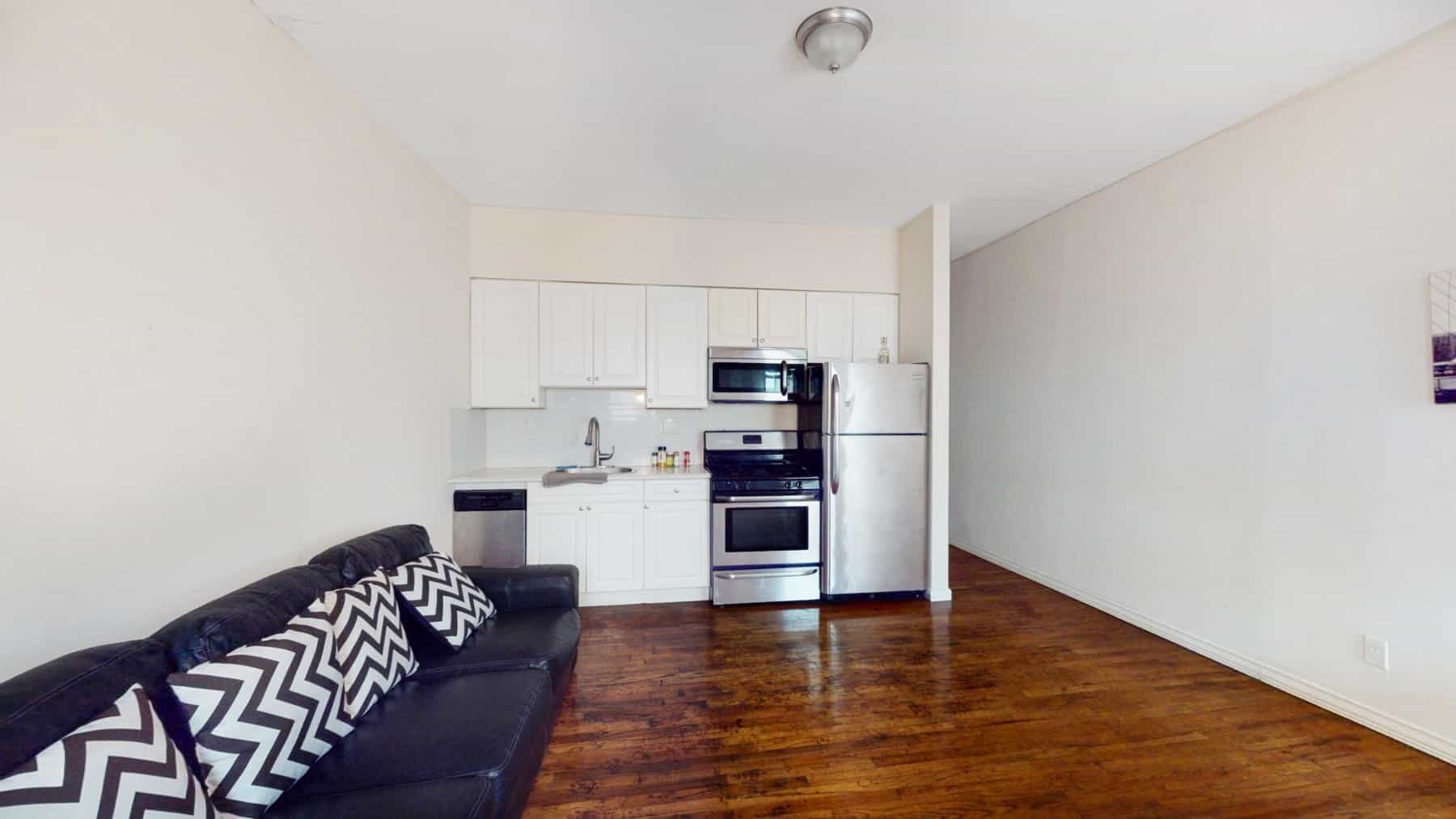 739 9 Avenue #12, Manhattan, NY 10019 3