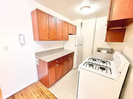 65 Park Terrace West #2A, Manhattan, NY 10034 4