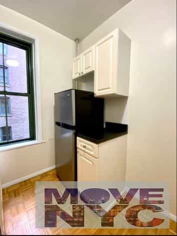 516 East 79 Street #2F, Manhattan, NY 10075 5