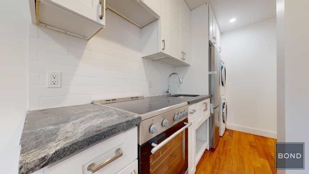 242 West 10 Street #31, Manhattan, NY 10014 4