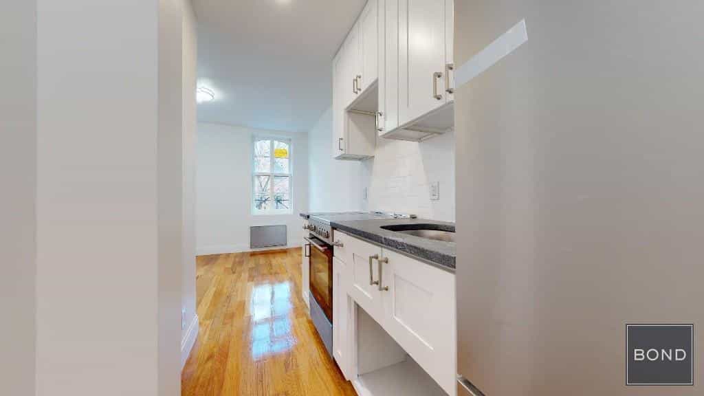 242 West 10 Street #31, Manhattan, NY 10014 5