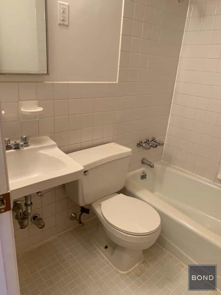 220 1 Avenue #8, Manhattan, NY 10009 2