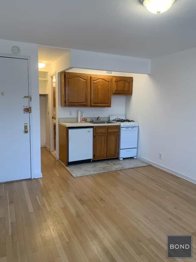 220 1 Avenue #8, Manhattan, NY 10009 3