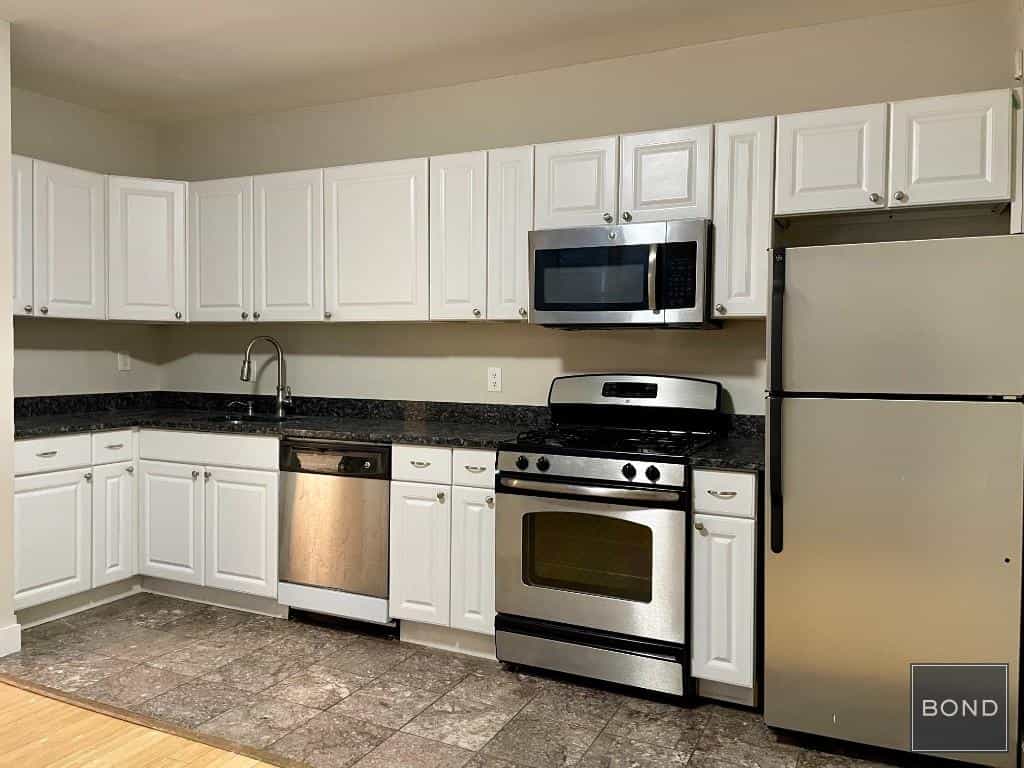 652 West 189 Street #4N, Manhattan, NY 10040 3