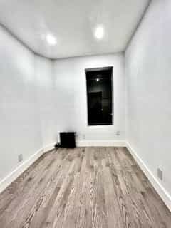 212 East 82 Street #7, Manhattan, NY 10028 4