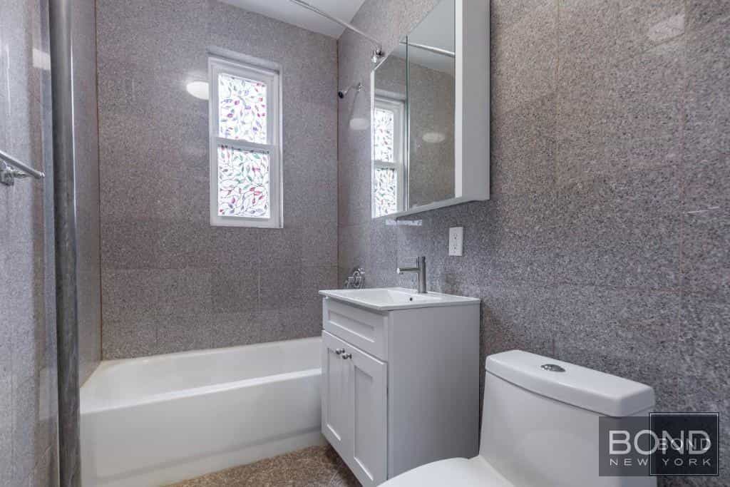 19-24 22 Drive #1A, Queens, NY 11105 4