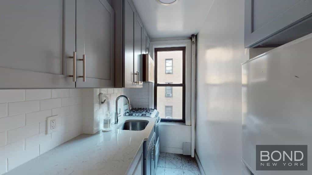 323 East 54 Street #10H, Manhattan, NY 10022 2