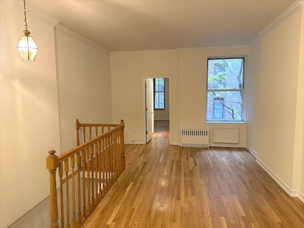 210 West 104 Street #2W, Manhattan, NY 10025 1