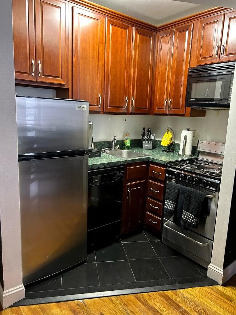 525 West 49 Street #3A, Manhattan, NY 10019 3