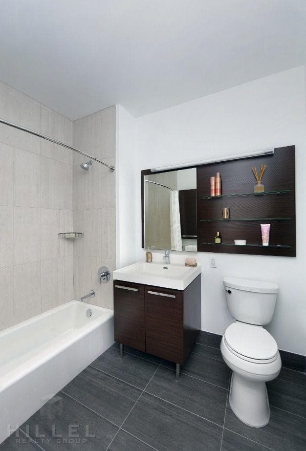 Eagle Lofts 43-22 Queens Street #232, Queens, NY 11101 5