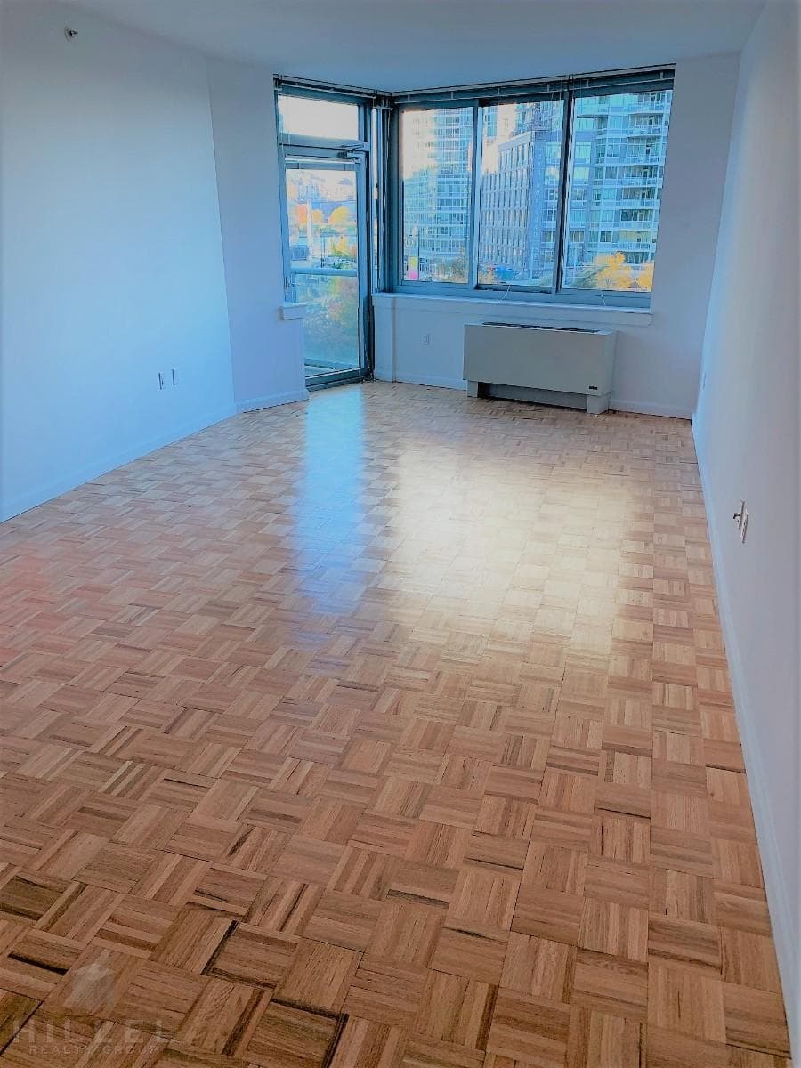 47-5 Center Boulevard #623, Queens, NY 11109 - Image 20