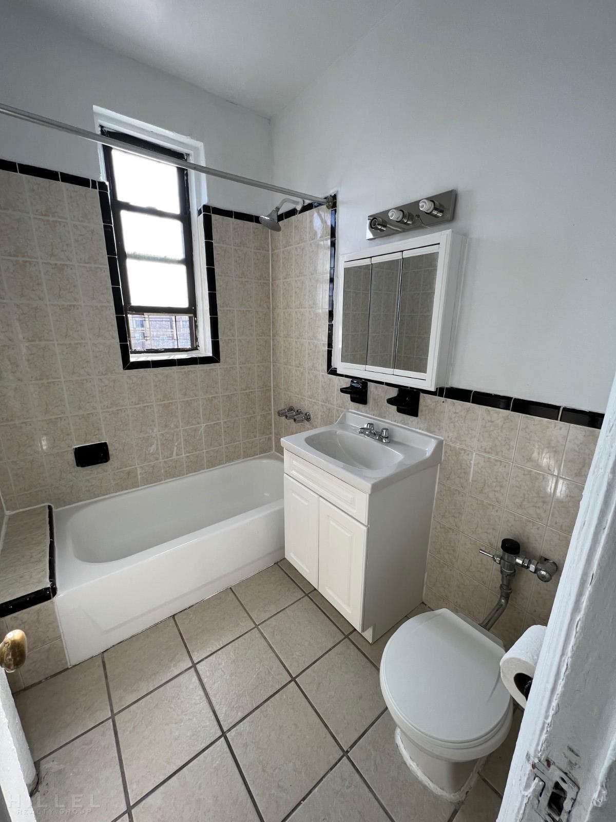 45-35 44 Street #H6, Queens, NY 11104 9