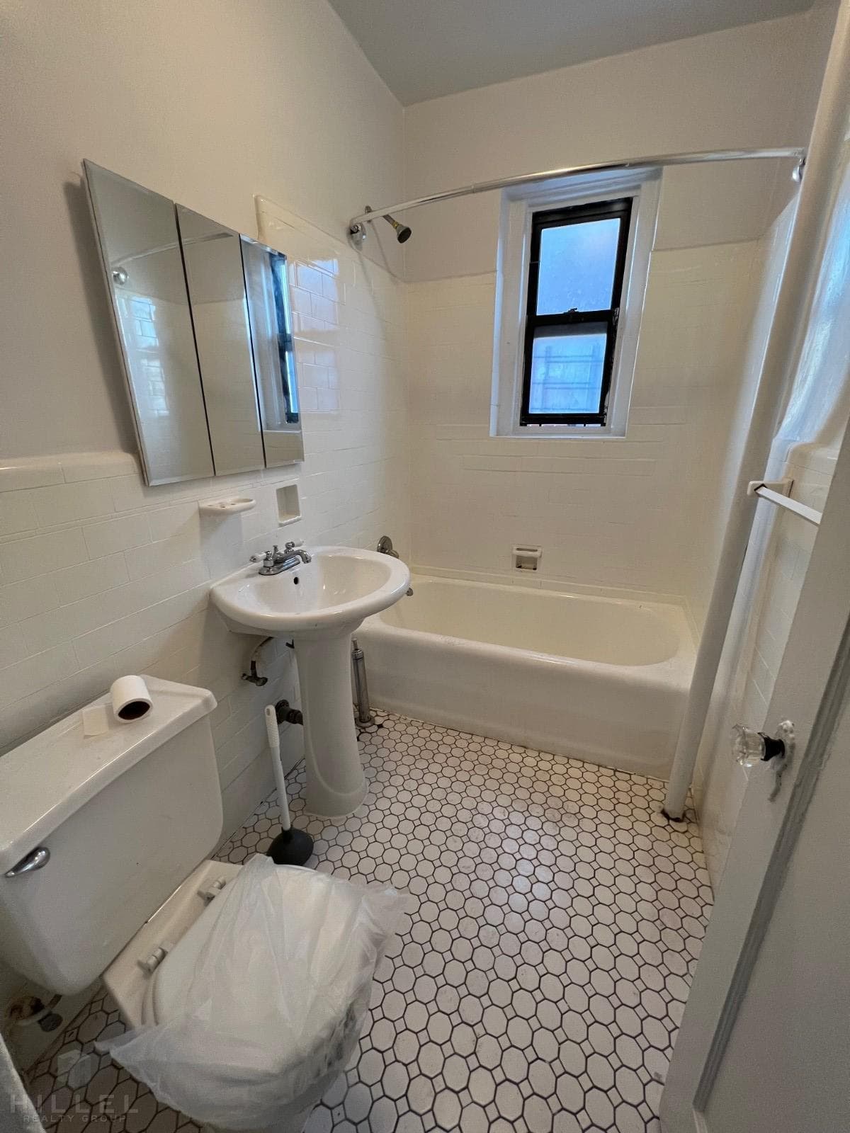 209-25 Jamaica Avenue #M5, Queens, NY 11428 11