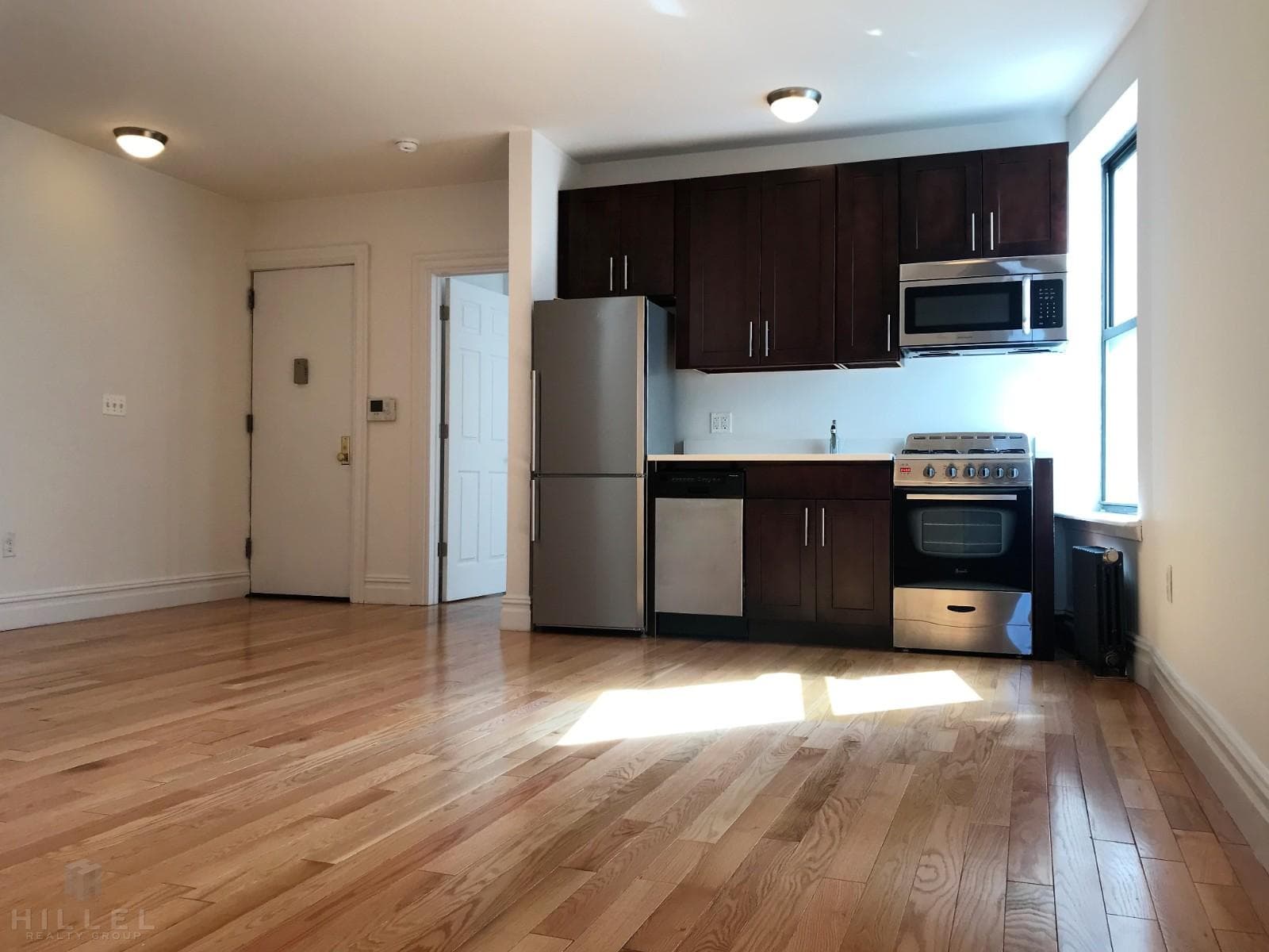 21-80 38 Street #4D5, Queens, NY 11105 - Image 2