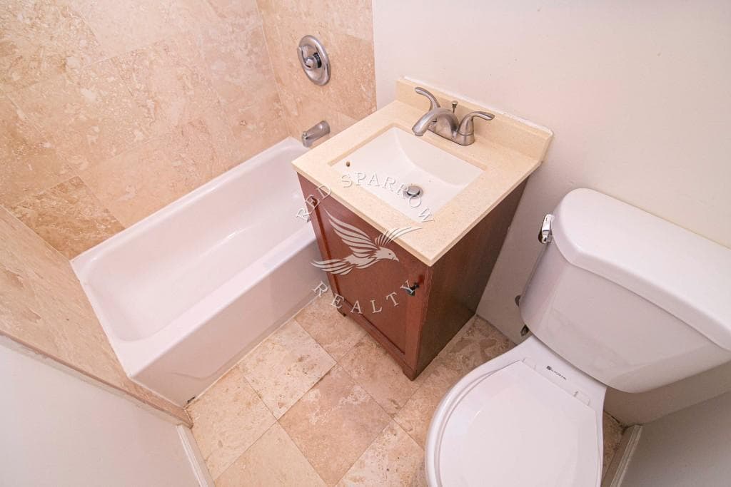 190 East 3 Street #4B, Manhattan, NY 10009 11