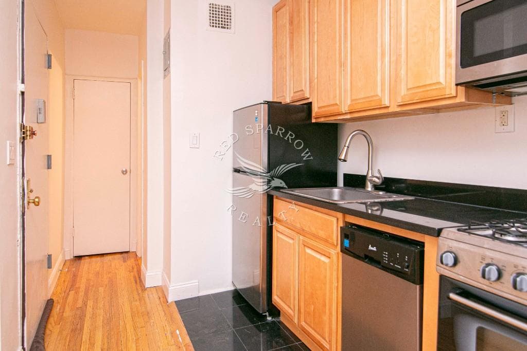 190 East 3 Street #4B, Manhattan, NY 10009 10