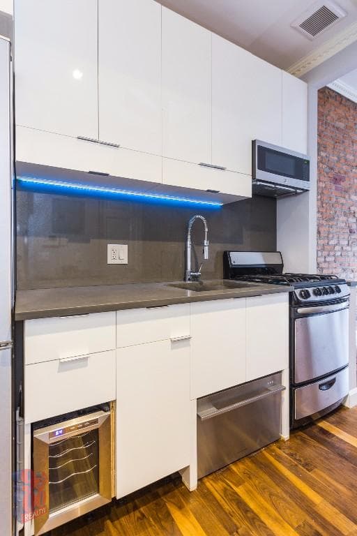 210 East 25 Street #4RW, Manhattan, NY 10010 1