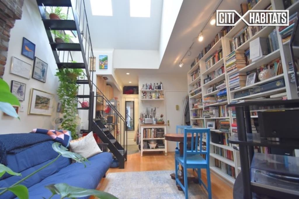 697 10 Avenue #54, Manhattan, NY 10036 6