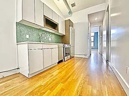 296 Powers Street #3L, Brooklyn, NY 11211 1