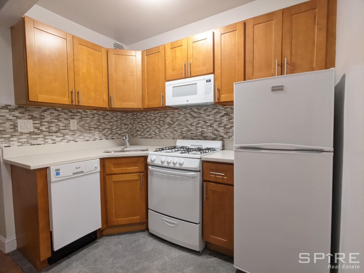 22 Jones Street #5B, Manhattan, NY 10014 3