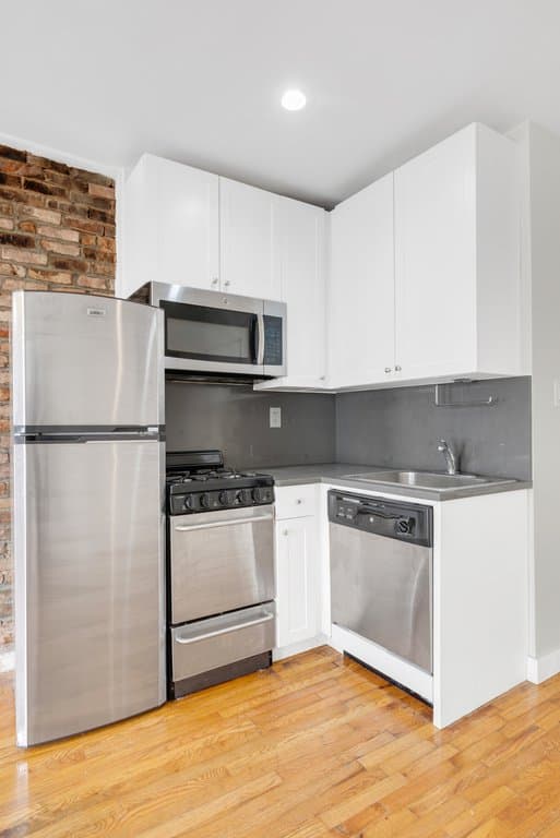 98 Christopher Street #20, Manhattan, NY 10014 1