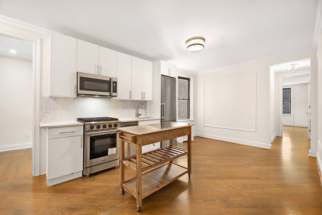 226 East 70 Street #5E, Manhattan, NY 10021 1