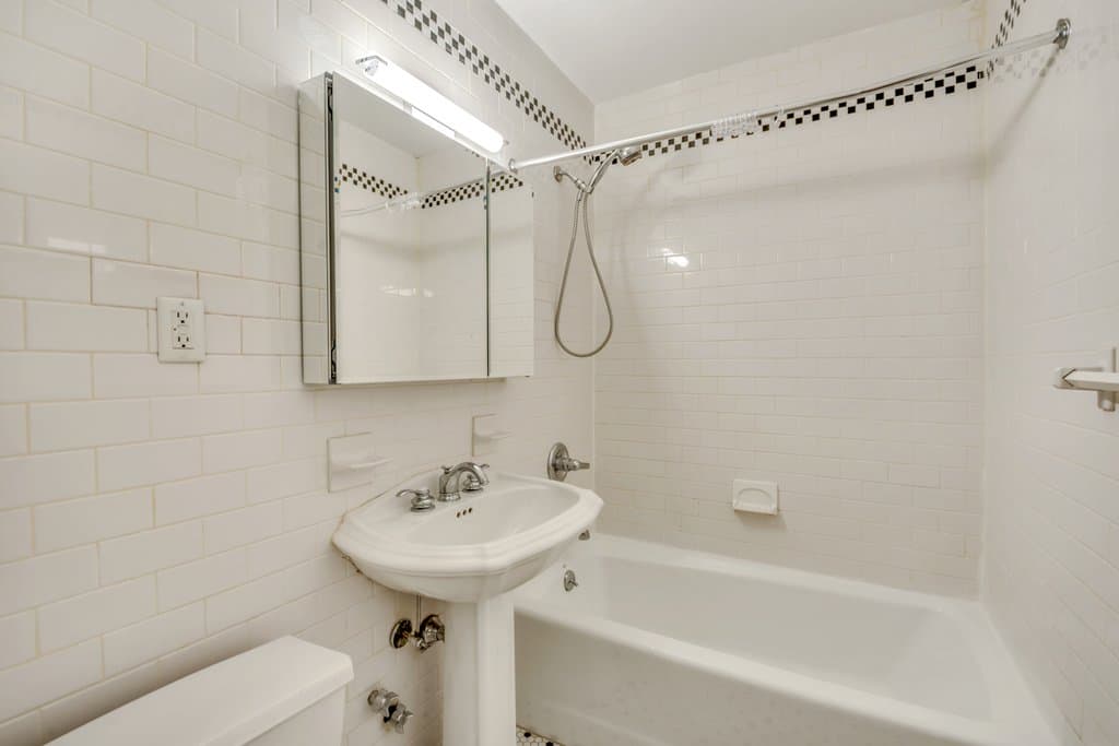 226 East 25 Street #2A, Manhattan, NY 10010 3