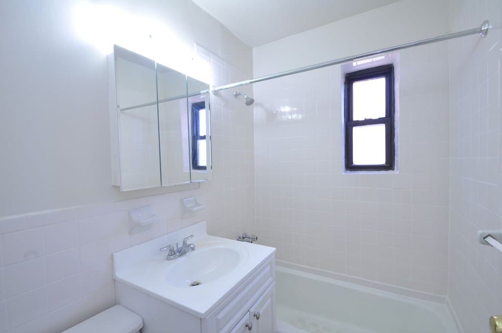 202-10 42 Avenue #3A, Queens, NY 11361 3